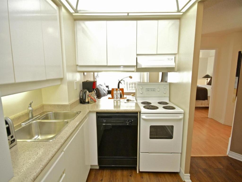 Glen Grove - Conservatory Tower โตรอนโต ห้อง รูปภาพ